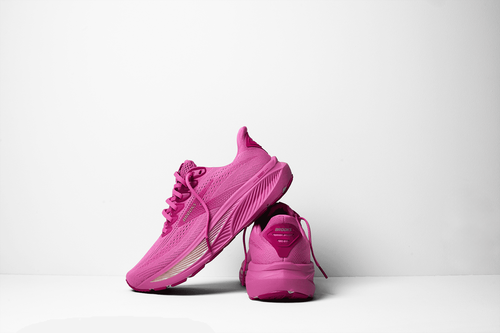 Brooks Ghost 17 – Pink Fuchsia Gold — 8