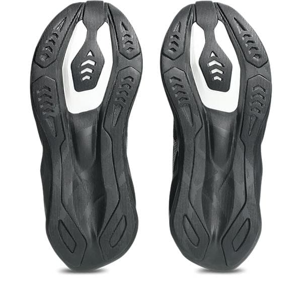 ASICS Novablast 6 – Black Black — 8