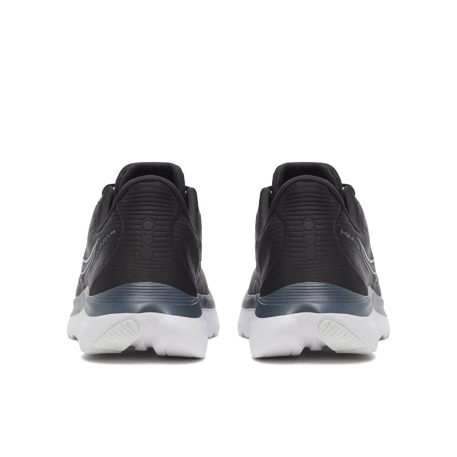 Saucony Kinvara 16 – Black White (2) — 5